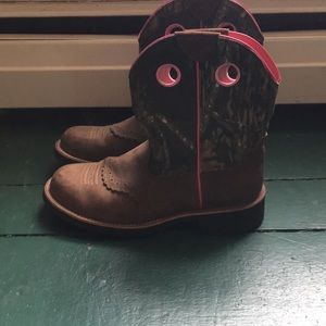 Like New Ariat Boots!!!
